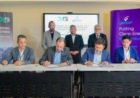 JCorp Real Estate and Infrastructure division director, Datuk Akmal Ahmad (second from left) and Gentari Sdn Bhd CEO Sushil Purohit (third from left) signing the MOU 