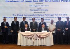 The signing and exchanging of the Long San Solar Hybrid Station handover certificate between Vice President for Shanghai Electric Power Transmission & Distribution Group, Yang Xing Hai, who is also the Chairman of Shanghai Electric for Malaysia and Sarawak Energy, represented by its Group Chief Executive Officer, Datu Haji Sharbini Suhaili. The signing and exchange were witnessed by the Premier of Sarawak, The Right Honourable Datuk Patinggi Tan Sri (Dr) Abang Haji Abdul Rahman Zohari bin Tun Datuk Abang Haji Openg, formalising the handover of the project