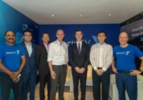 Present to witness the launch of YGT’s marinEV and signing of MoUs is Kenneth Lim, MPA Assistant Chief
Executive for Industry & Transformation (second from right). Together with him are (from left to right) Srinivas Tati,
YGT Senior Vice President of Business Development, Jason Ong, OPL Services Managing Director, Glenndle Sim,
Mencast Marine Chief Executive Officer, Erik Dyrkoren, Zeabuz Chief Executive Officer & Co-founder, Henning
Hagemann, Wilhelmsen Ships Service Area Operations Director of Southeast Asia & Oceania and Eirik Barclay,
YGT Chief Executive Officer.