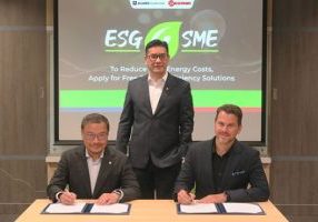 (From L-R) Rizal IL-Ehzan bin Fadil Azim, Chief Executive Officer of Alliance Islamic Bank, Raymond Chui Keng Leng, Group Chief SME & Commercial Banking Officer of Alliance Bank and Daniel Ruppert, CEO of Sedania Innovator Berhad at the MoU signing.